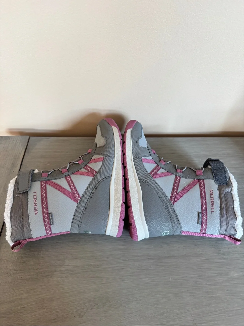 Merrell snow boots size 7 snow crush 2.0 gray pink purple